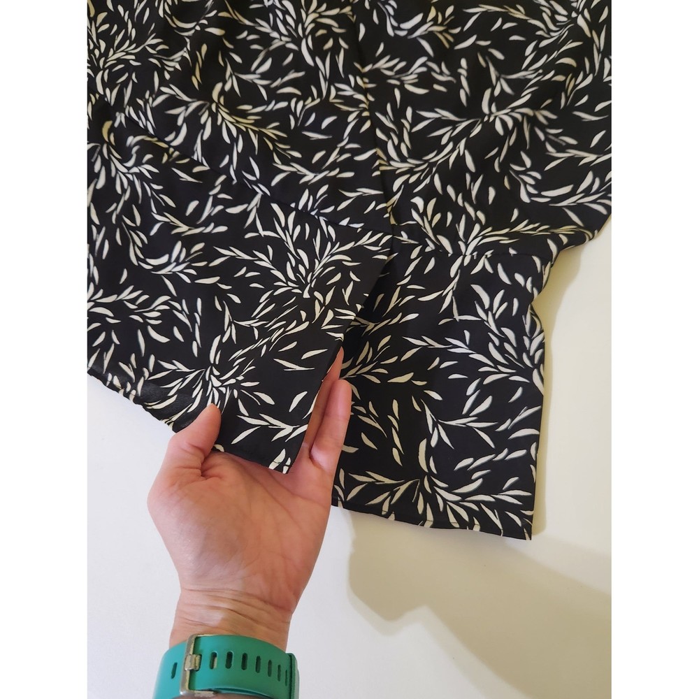 NWT White House Black Market faux wrap surplice top large - Picture 4 of 10